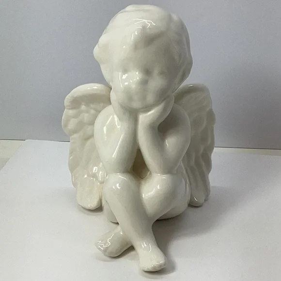 Mud Pie “Cherub Hands On Chin” Ceramic Angel Figurine - Picture 1 of 5